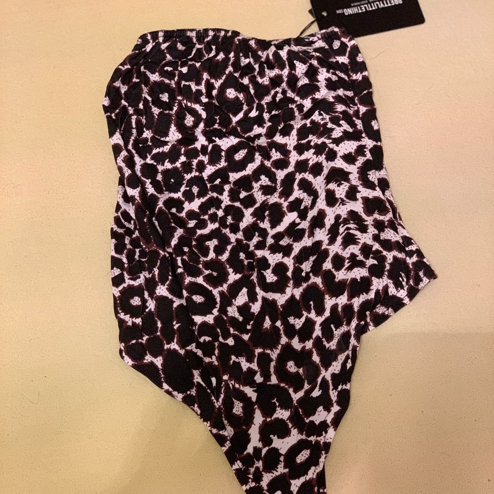 Strapless Leopard skin body suit